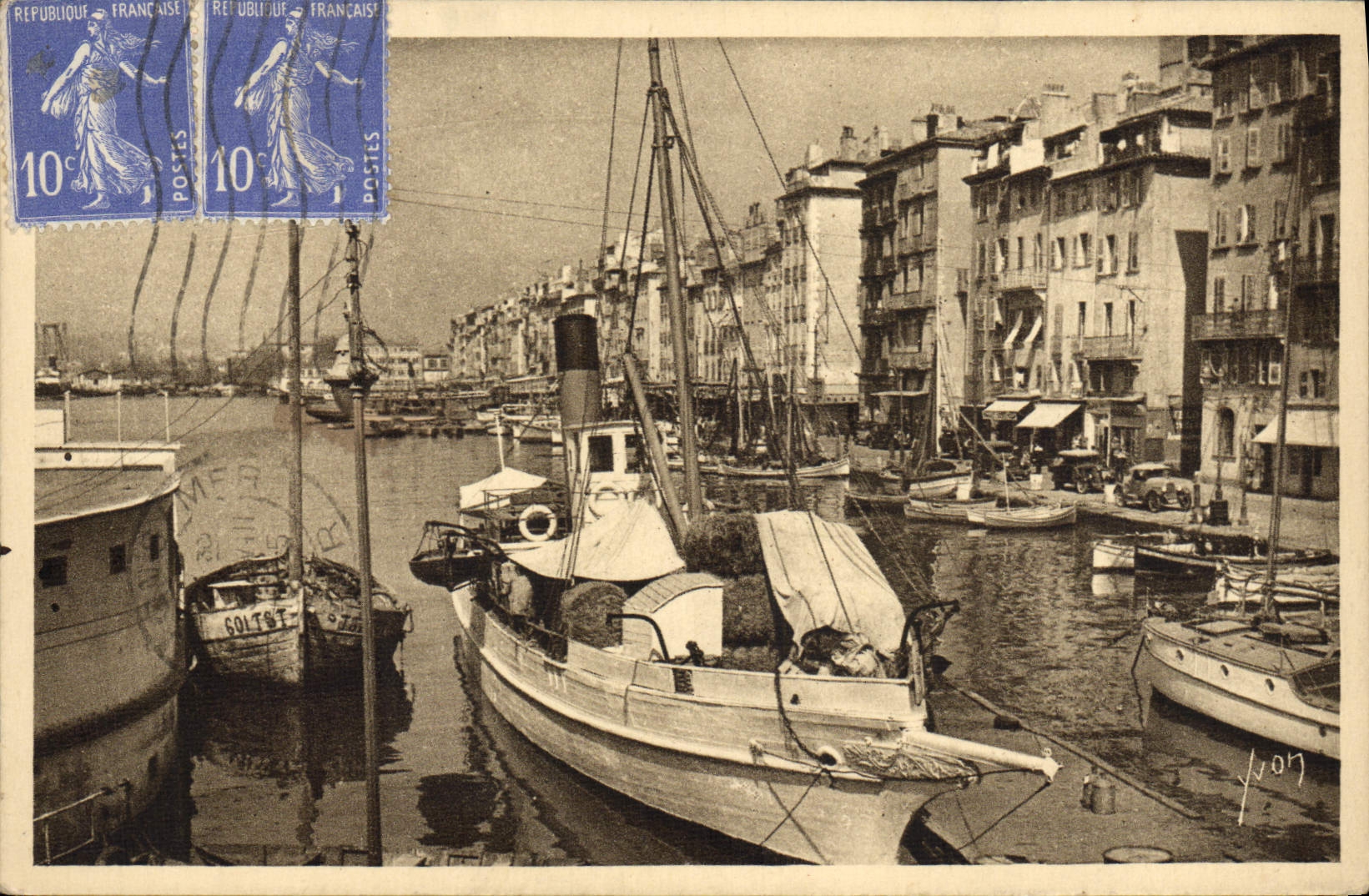 VINTAGE POSTCARD Bateau Fishes Toulon the port