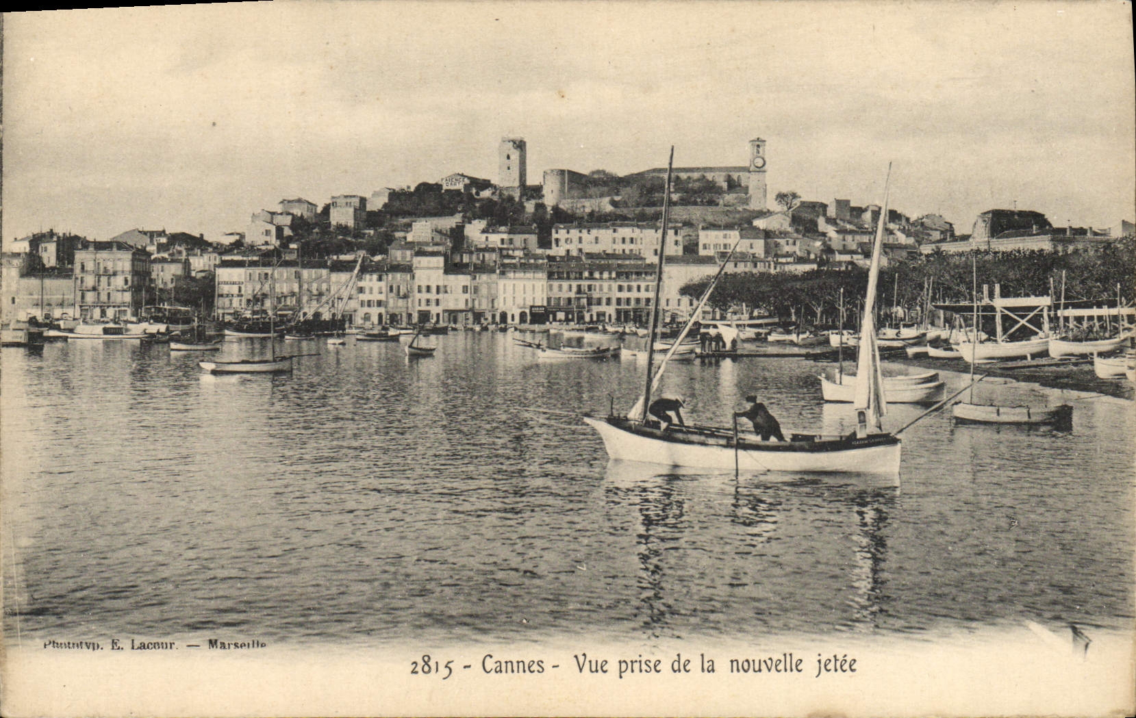 CPA Bateau Peche Cannes Vue prise de la nouvelle jetee
