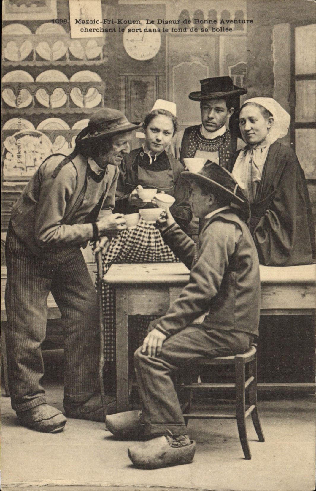 CPA Folklore Mazoic Fri Kouen