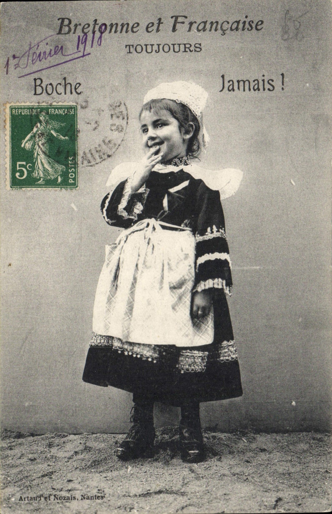 CPA Folklore Enfant Bretonne et francaise toujours Boche jamais