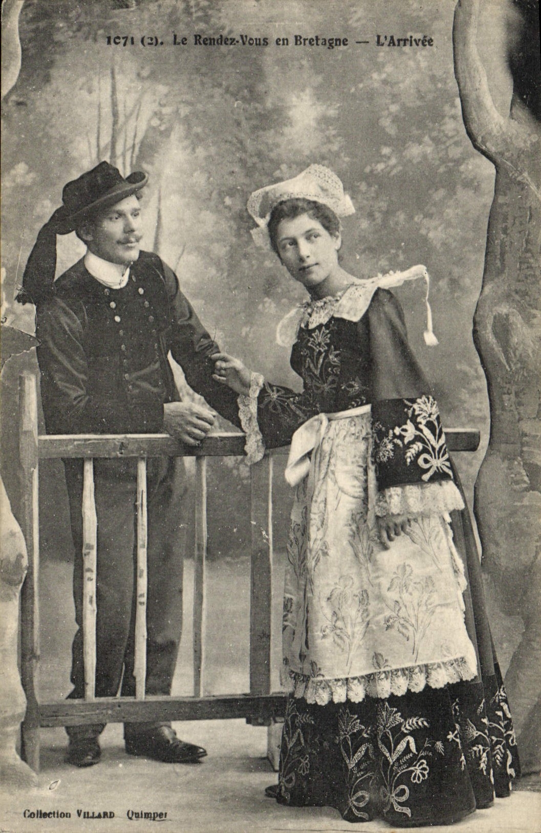 CPA Folklore Le rendez vous en Bretagne L'arrivee