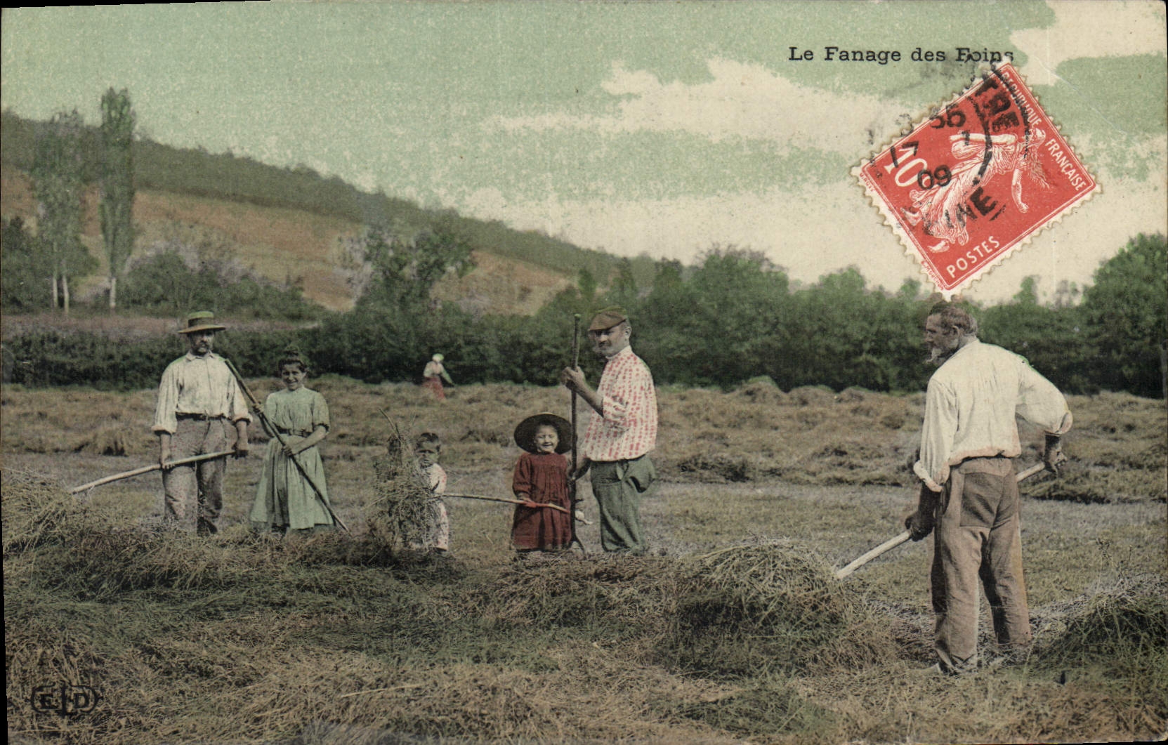 CPA Folklore Le fanage des foins