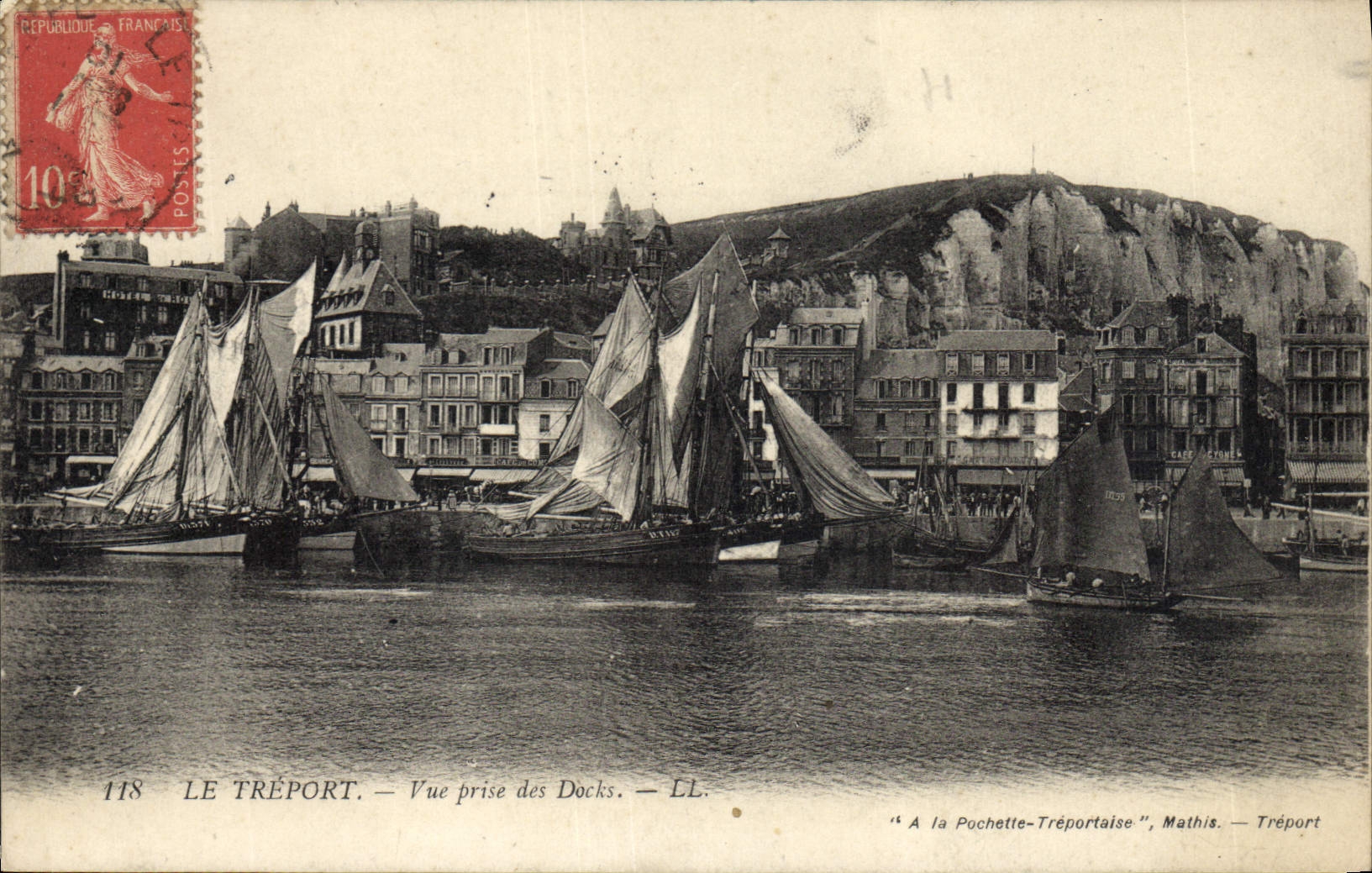 CPA Bateau Peche Le Treport Vue prise des docks 