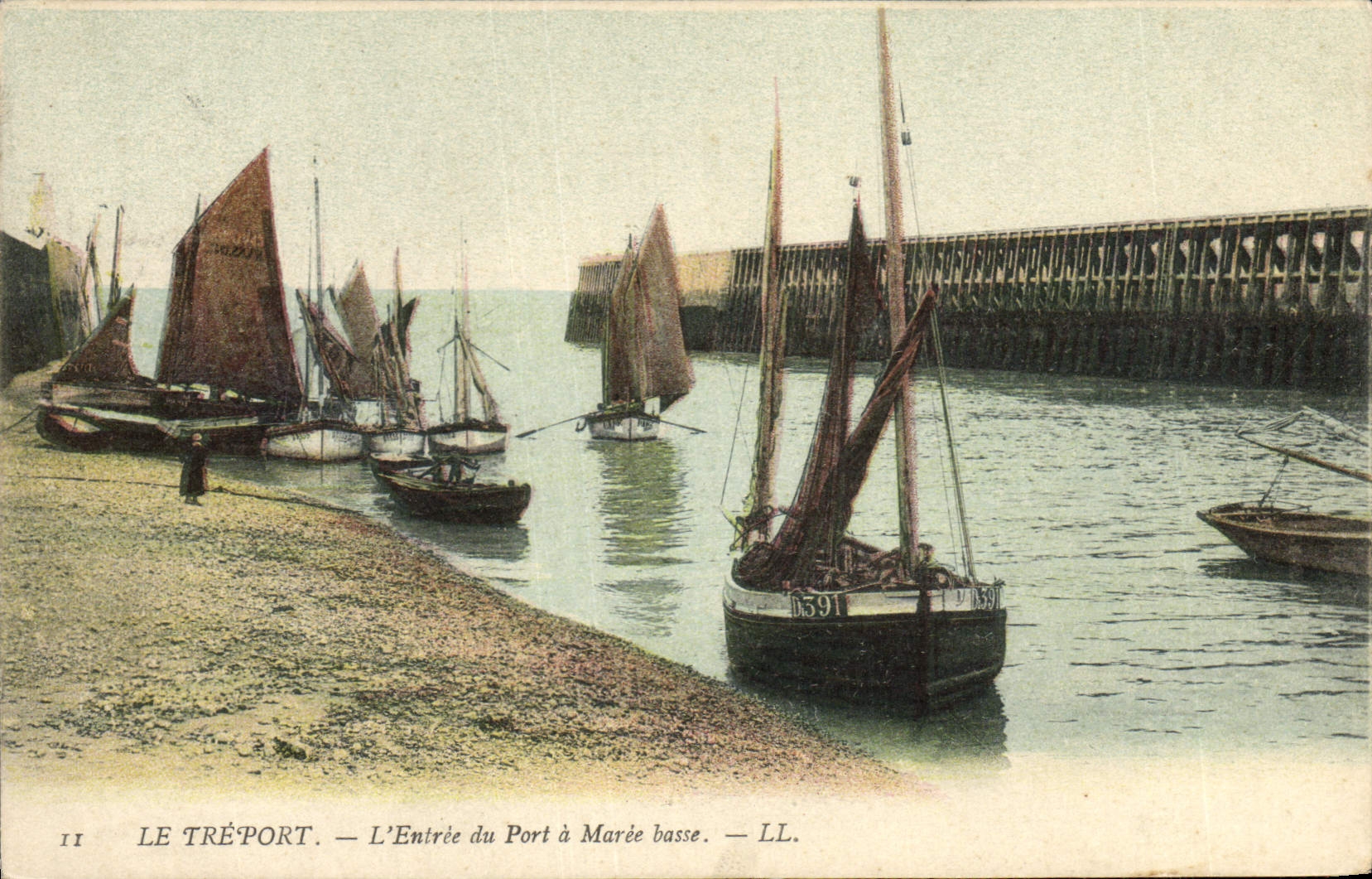CPA Bateau Peche Le Treport L'entree du port a maree basse