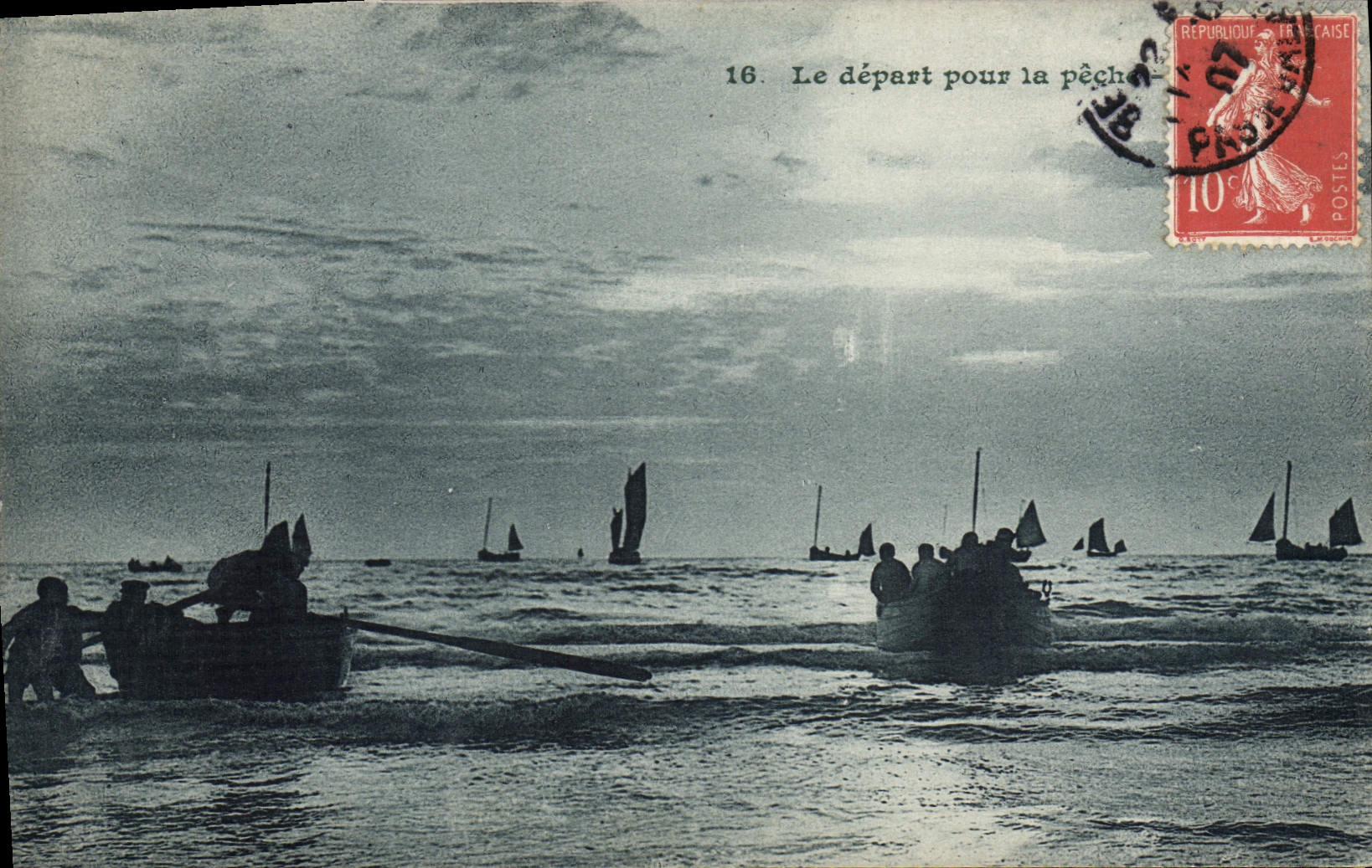 VINTAGE POSTCARD Bateau Fishes the departure for the sin