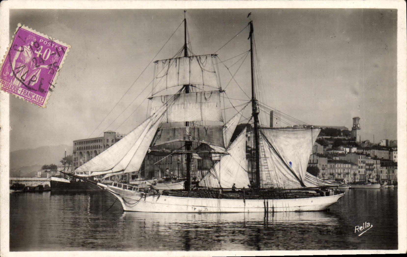 CPA Bateau Peche Cannes Voilier sortant du port 