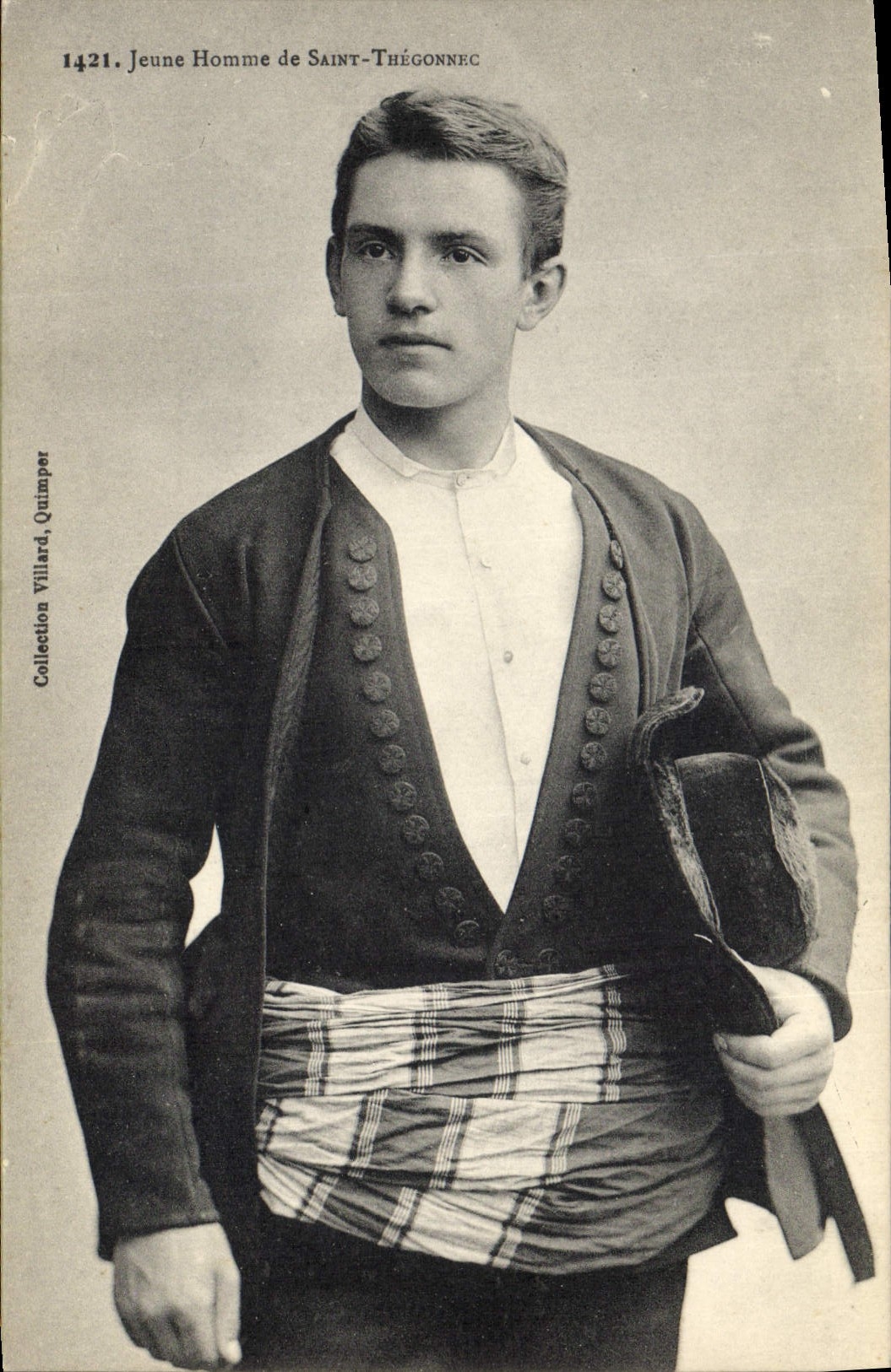 CPA Folklore Jeune homme de Saint Thegonnec 
