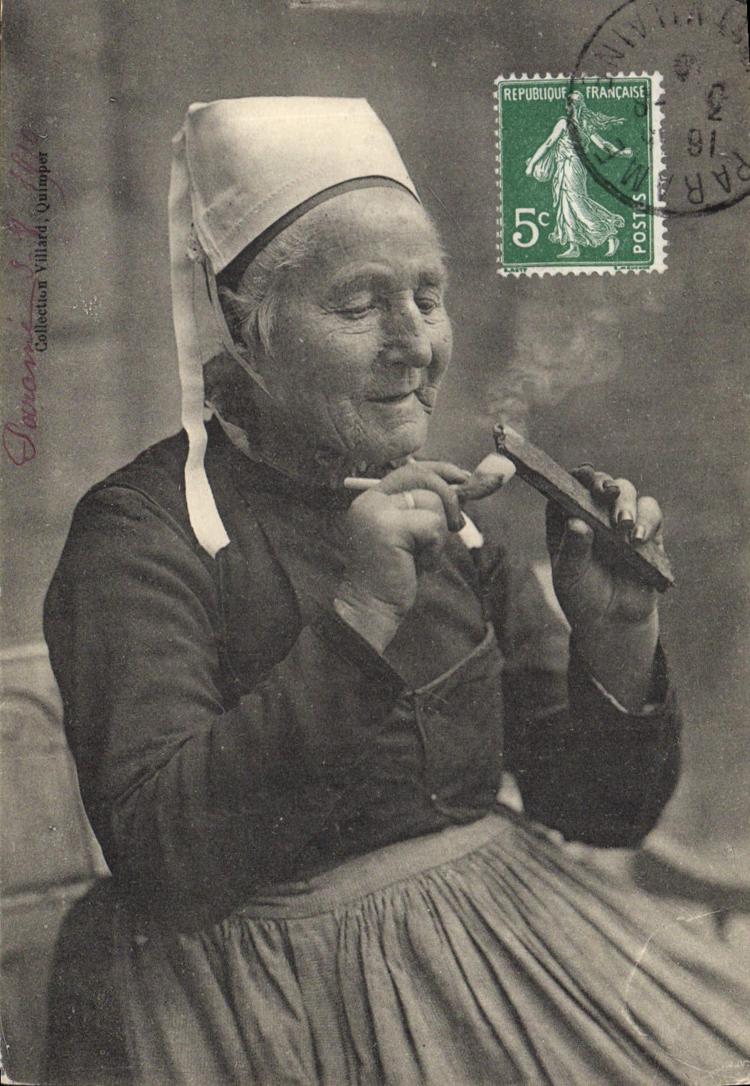 CPA Folklore Bretagne La pipe Tabac 