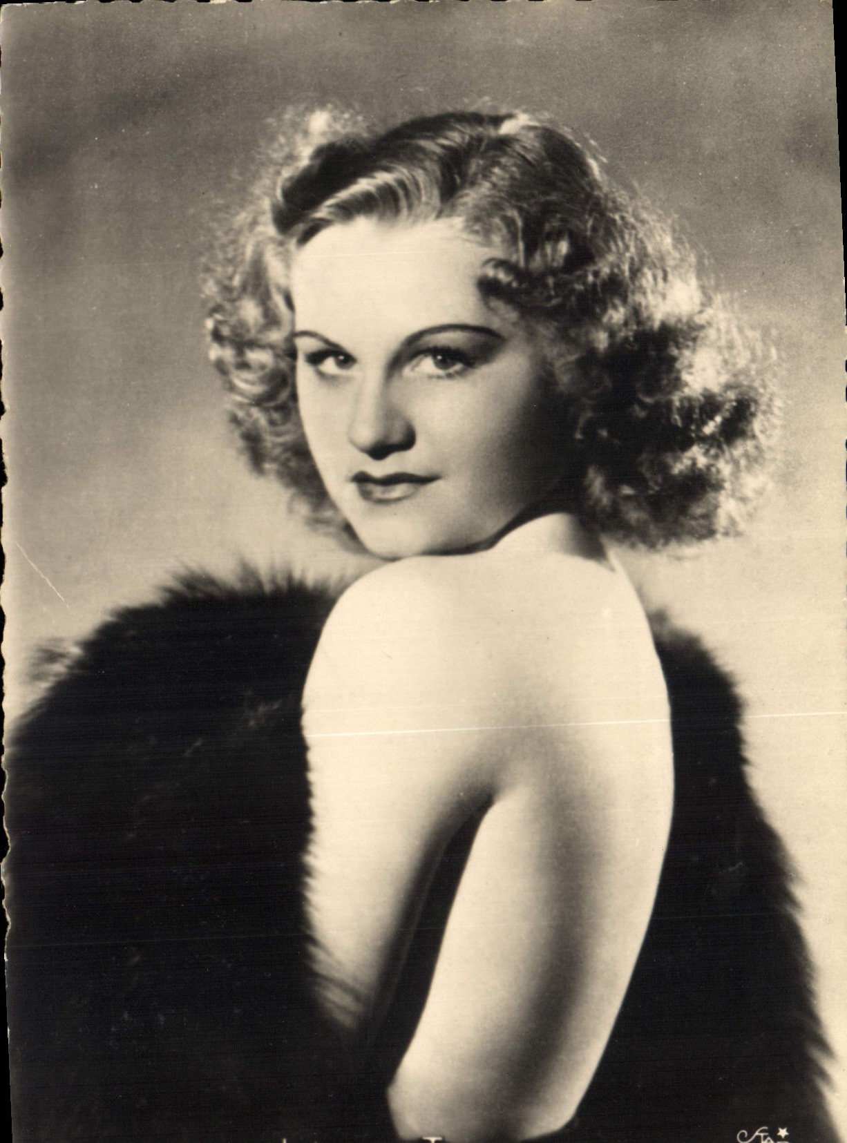 MODERN CARD Cinema Irene de Trebert