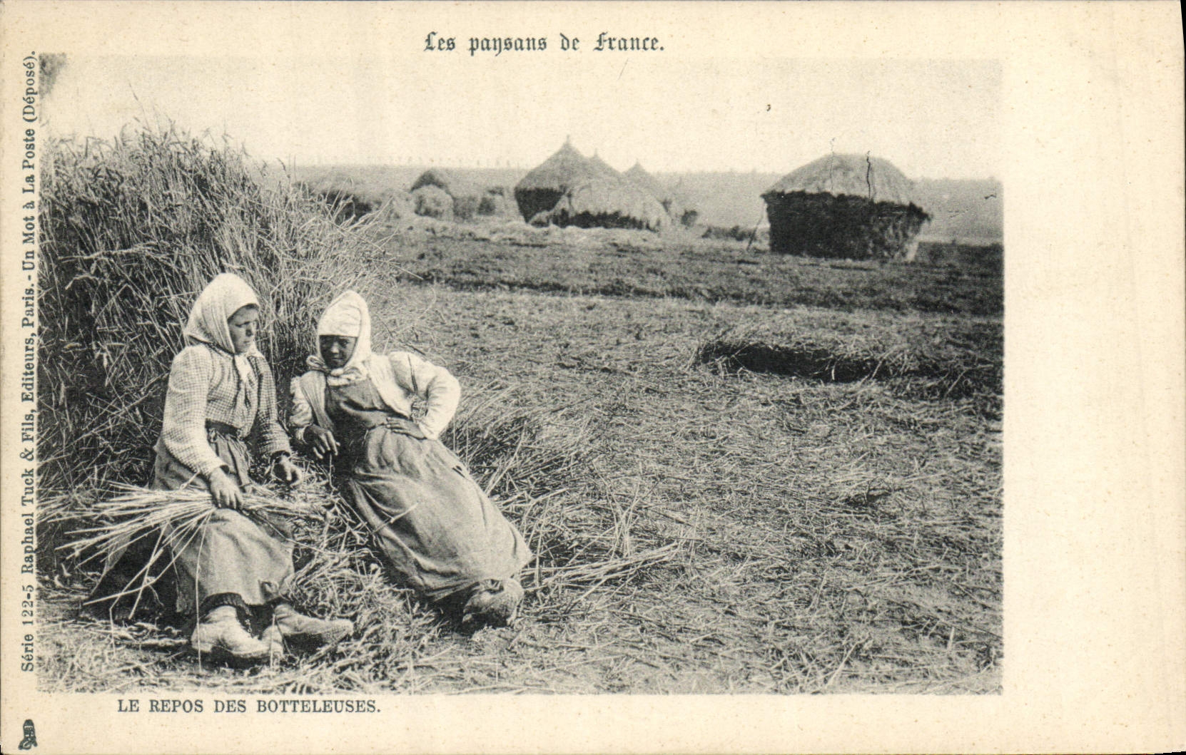 CPA Folklore Les paysans de France Le repos des botteleuses 