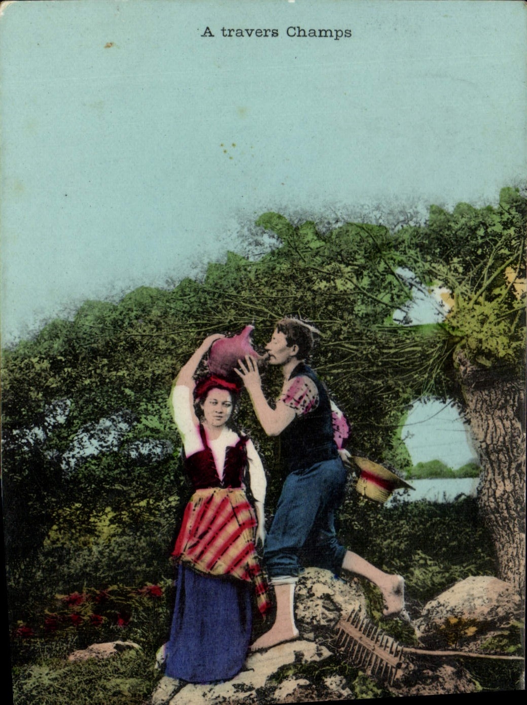 CPA Folklore A travers champs 