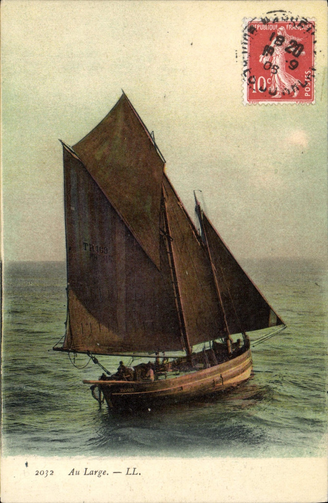 CPA Bateau de peche Au large 
