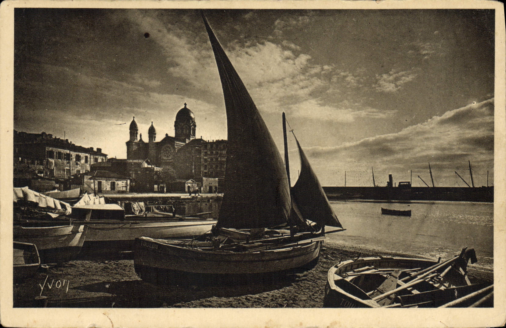 CPA Bateau Saint Raphael Le port et Notre Dame de la Victoire 