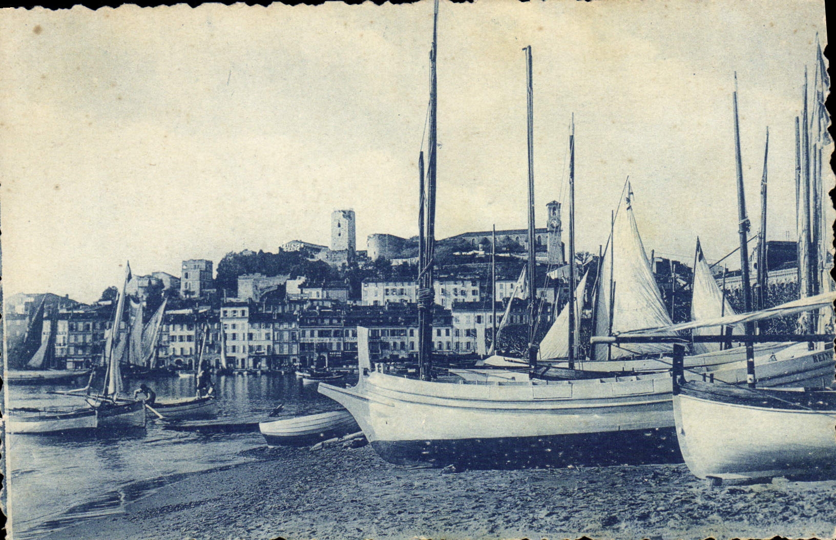 VINTAGE POSTCARD Cannes Boat the port