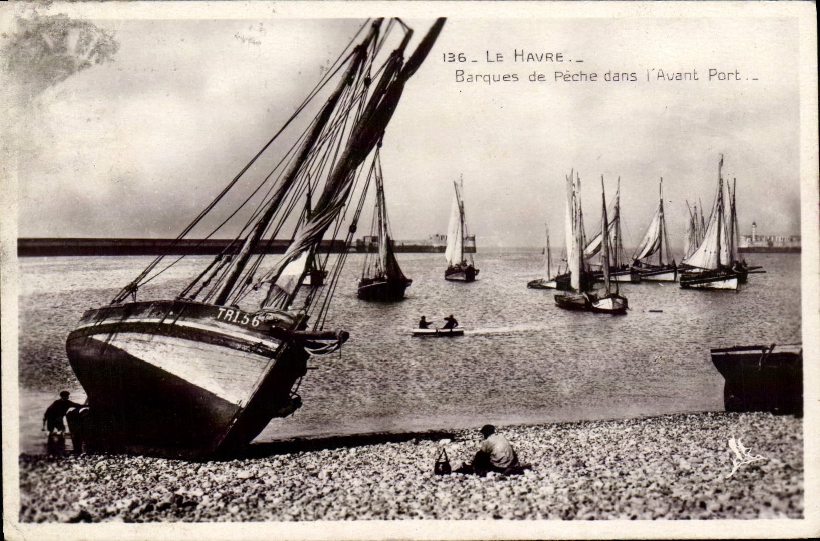 CPA Bateau Le Havre Barques de peche dans l'avant port 