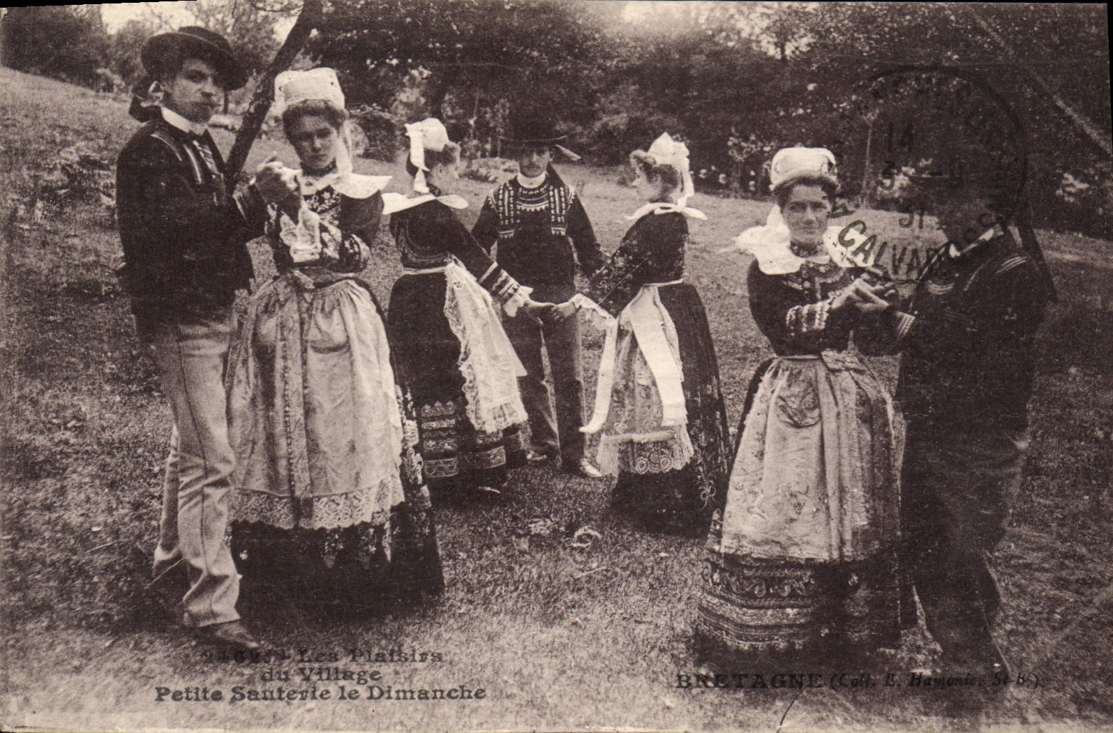 VINTAGE POSTCARD Folklore Pleasures of the village Small sautery of Sunday