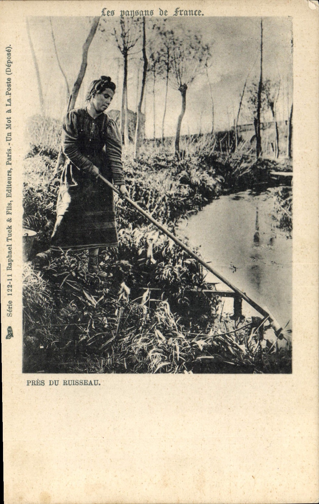 CPA Folklore Paysans de France Pres du ruisseau