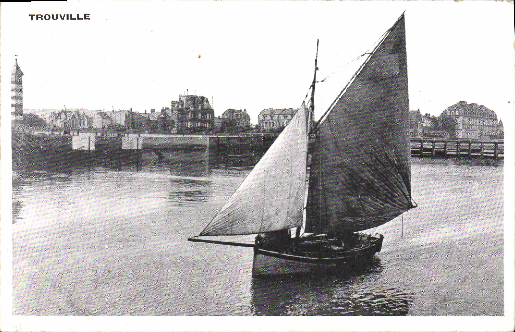 VINTAGE POSTCARD Bateau Trouville Fishes