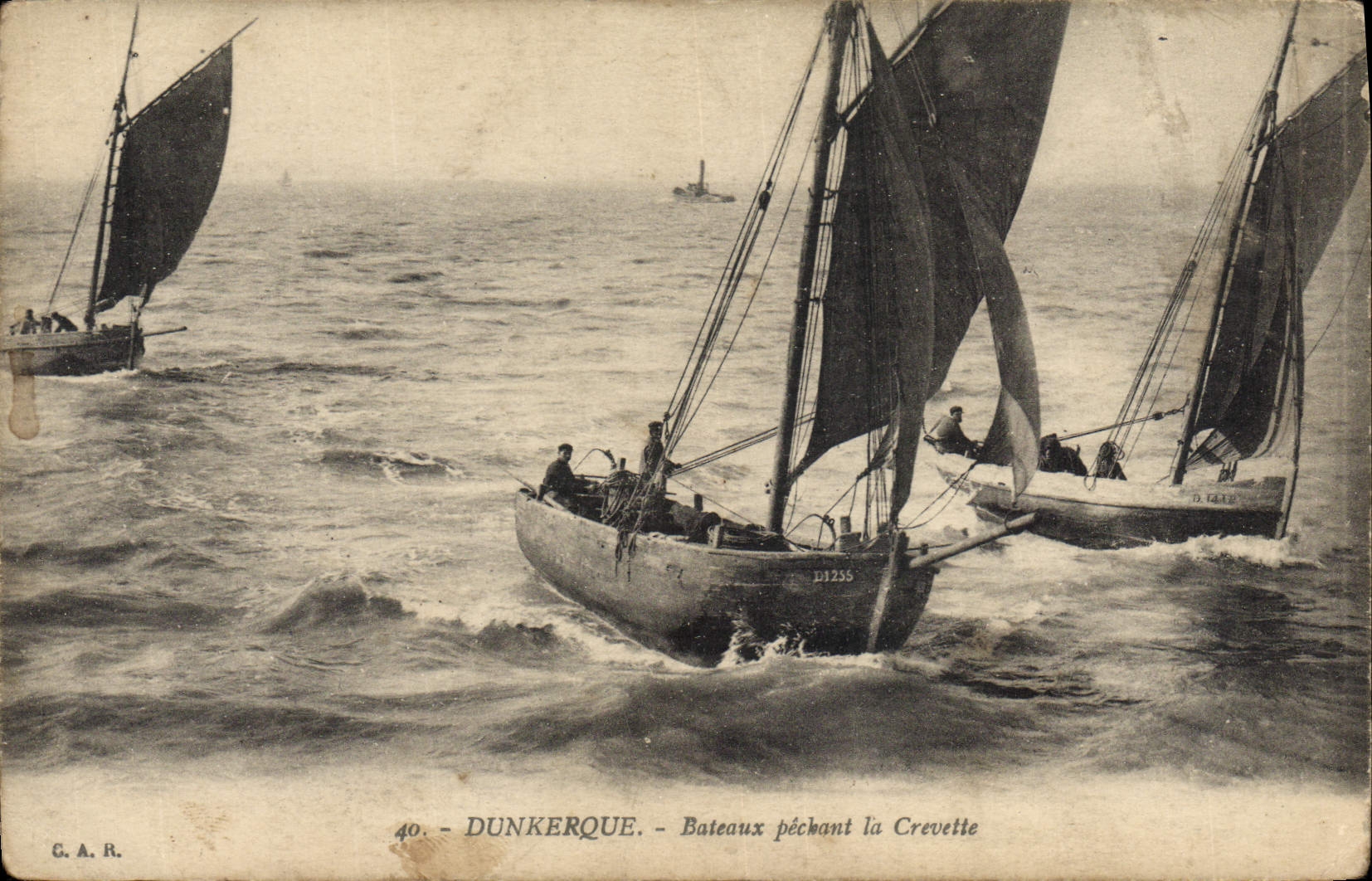 CPA Bateau Dunkerque Bateaux pechant la crevette 