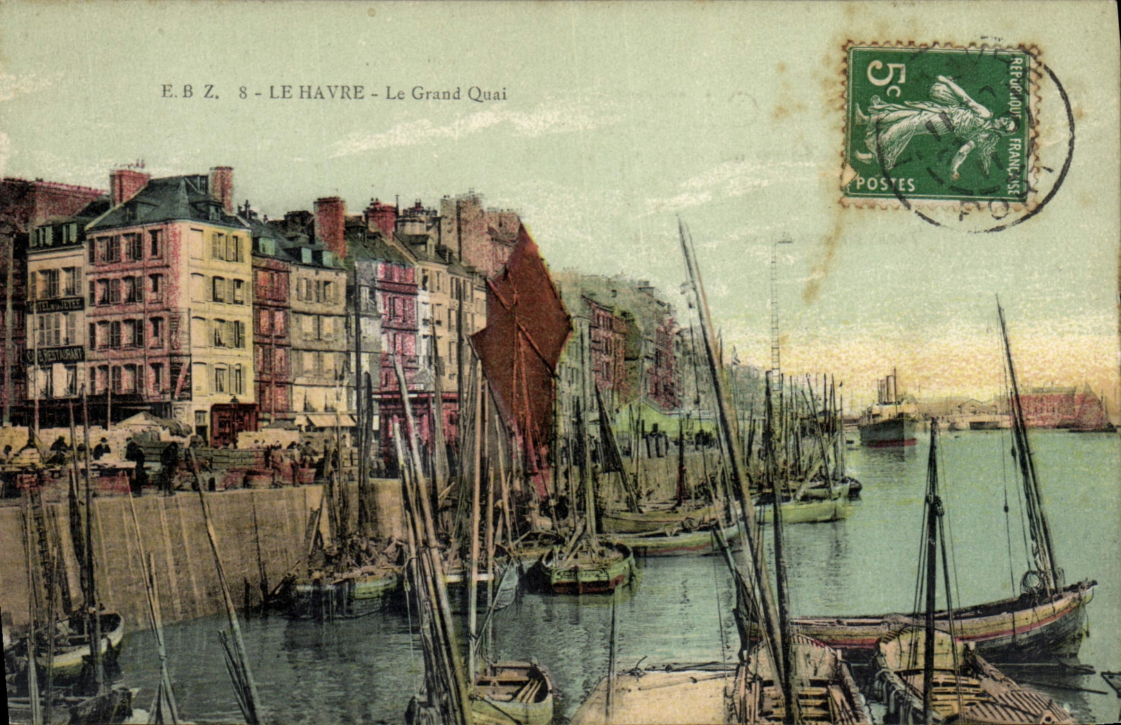 VINTAGE POSTCARD Boat Le Havre the large quay Boats