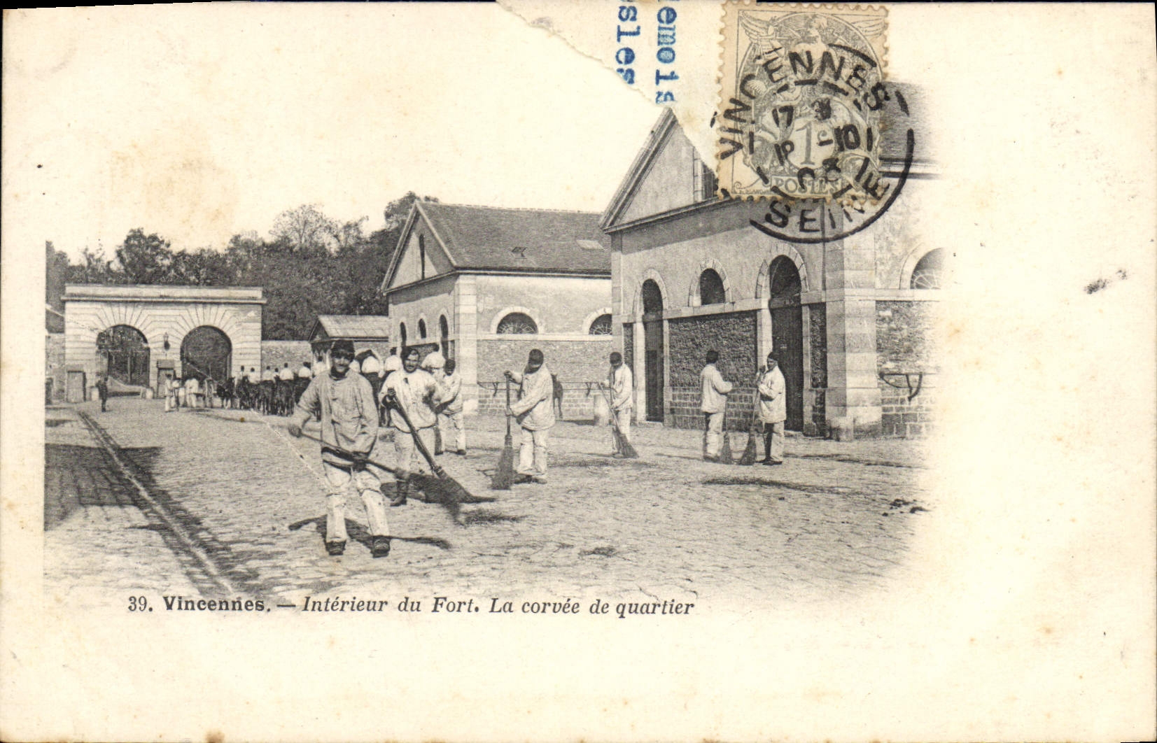 CPA Militaria Vincennes Interieur du fort La corvee du quartier 