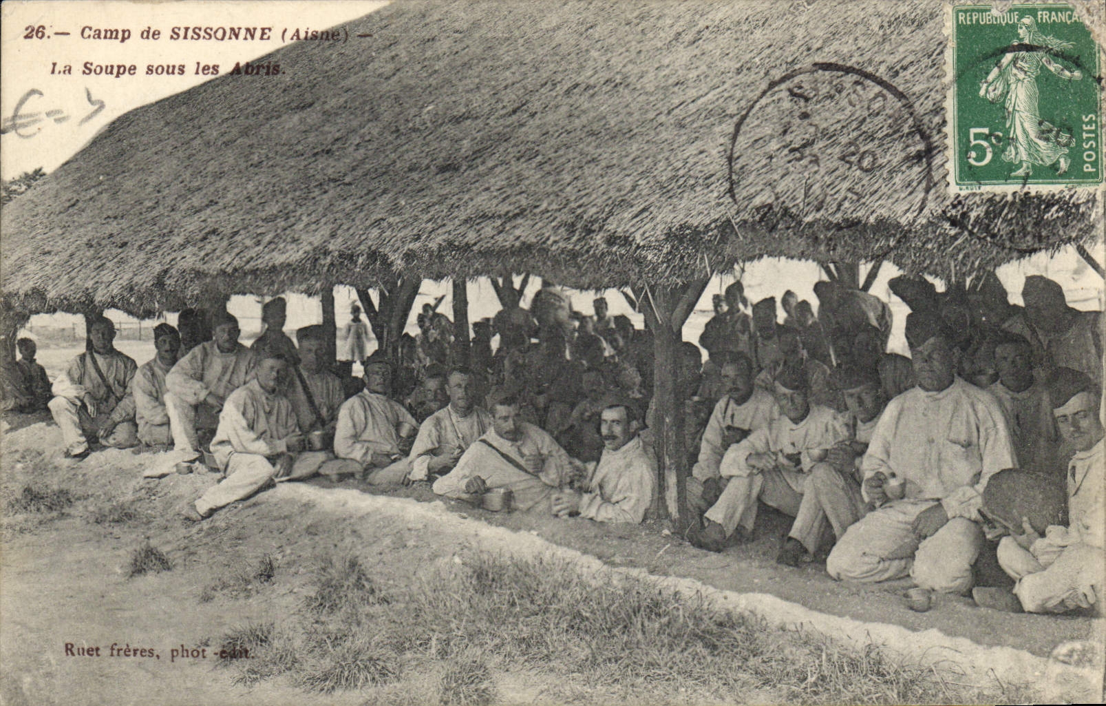 VINTAGE POSTCARD Militaria Camp of Sissonne soup under the shelters