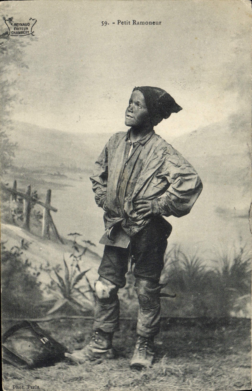 CPA Folklore Enfant Petit ramoneur 