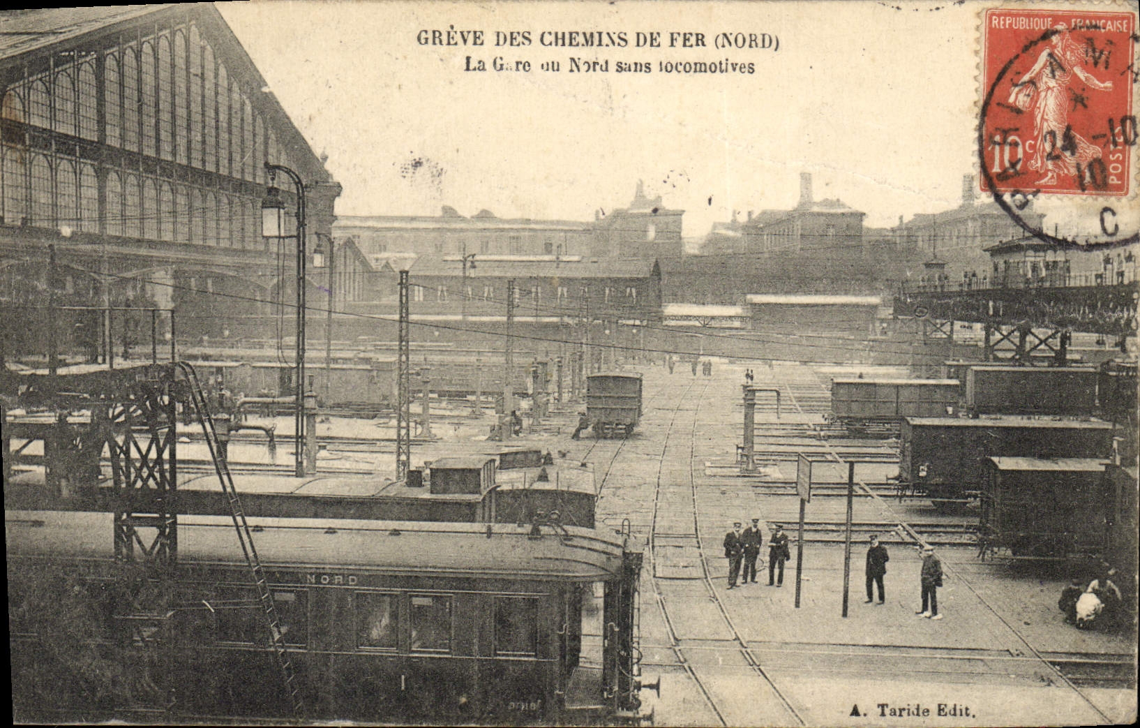 La huelga de la POSTAL de la VENDIMIA de la estación de tren norteña de los ferrocarriles del norte sin los motores entrena