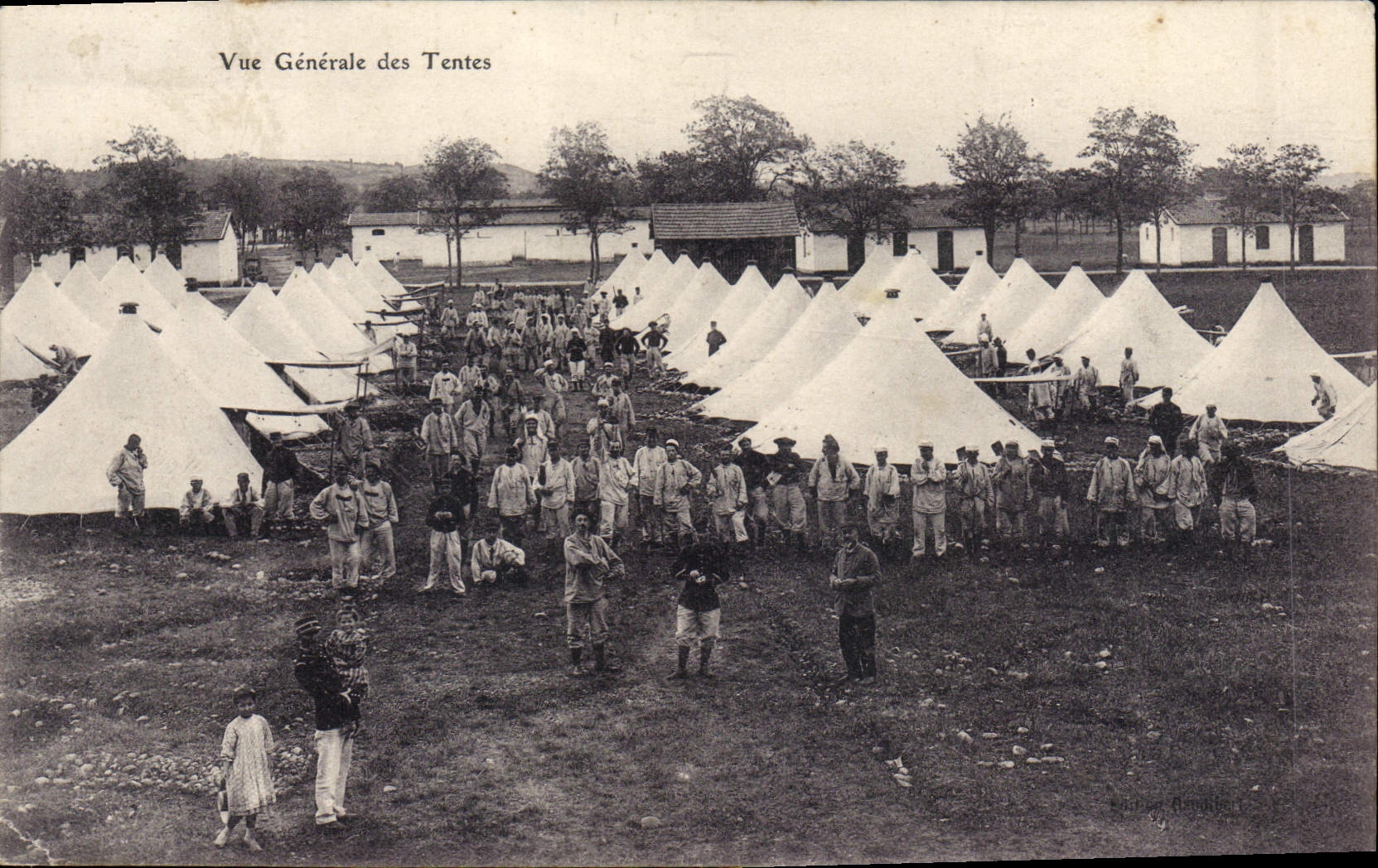 CPA Militaria Vue generale des tentes