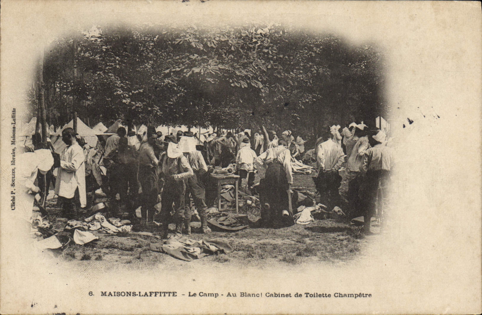 CPA Militaria Maisons Laffitte le camp Au blanc Cabinet de toilette champetre 