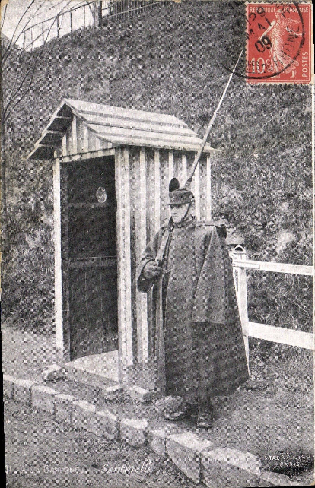 CPA Militaria A la caserne Sentinelle Publicite Pharmacie Brachat Rue Poids de la farine Marseille
