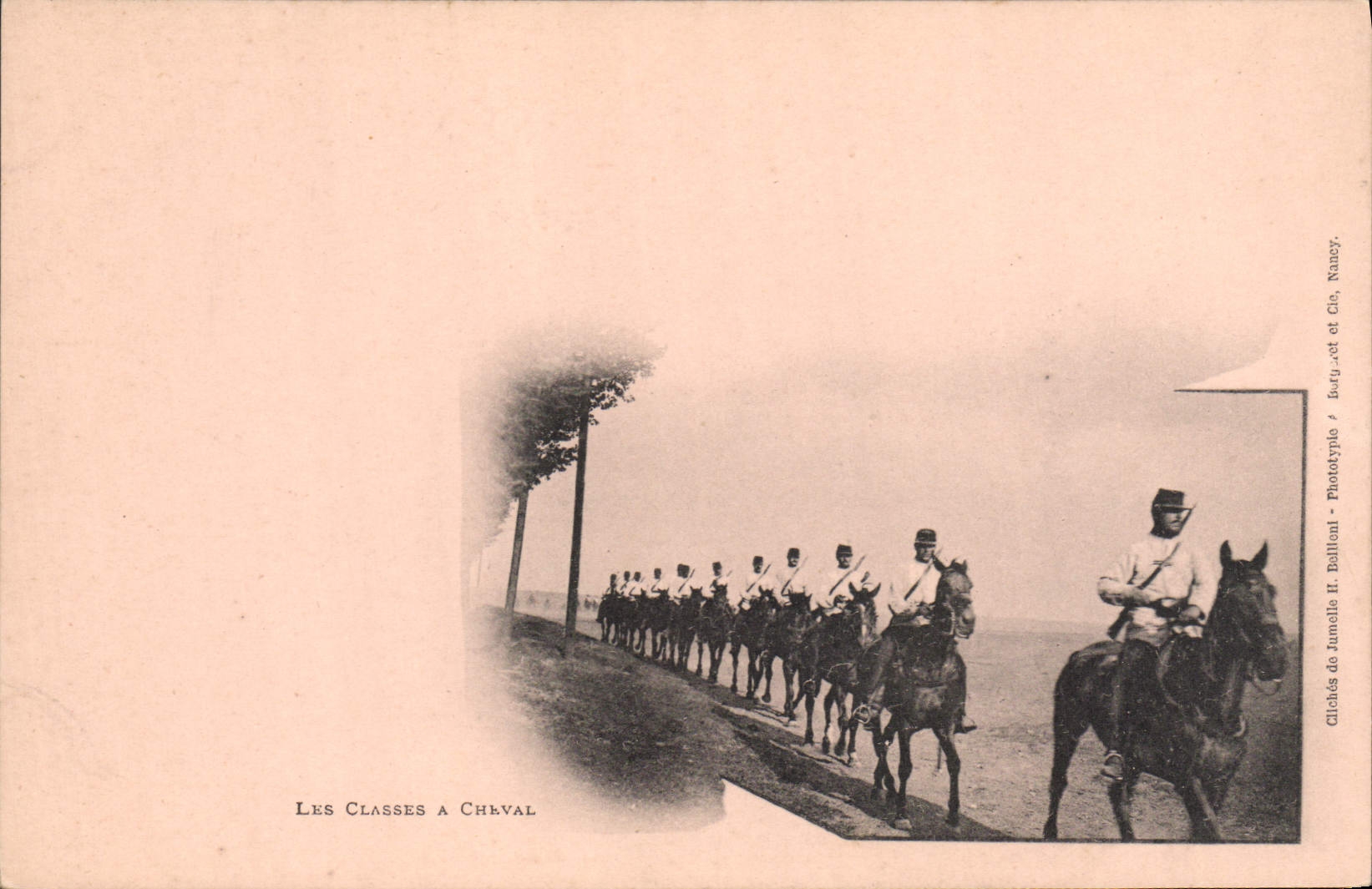 CPA Militaria Les classes a cheval