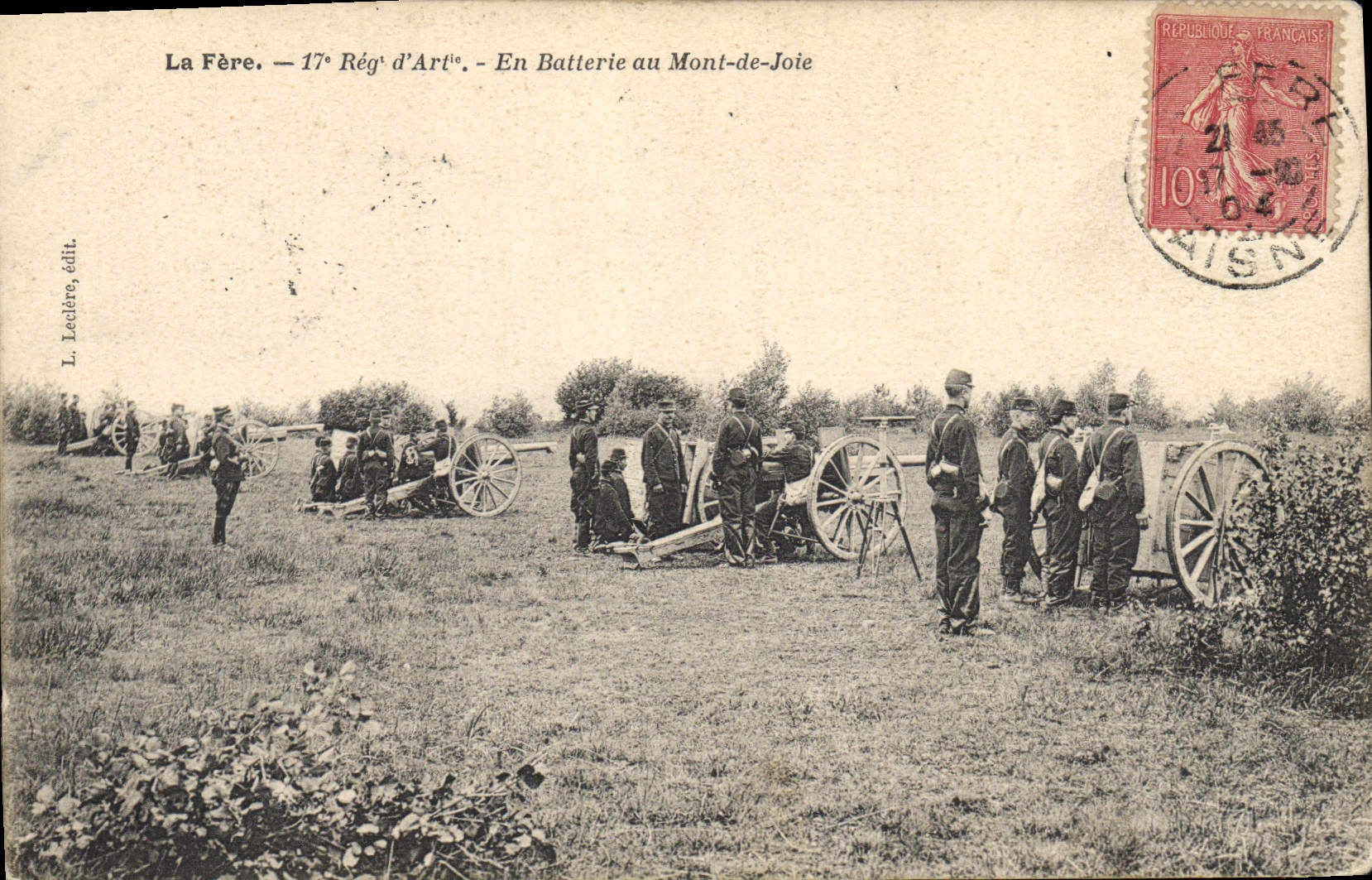 CPA Militaria 17eme regiment d'artillerie En batterie au Mont de Joie La fere 