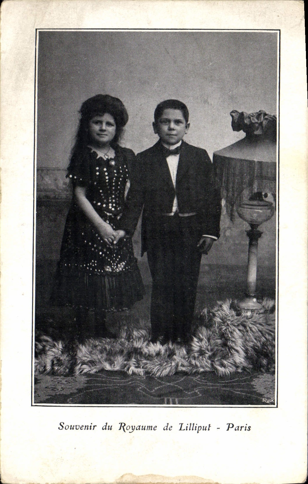 VINTAGE POSTCARD Dwarf Foklore Souvenir of the kingdom of Lilliput Paris