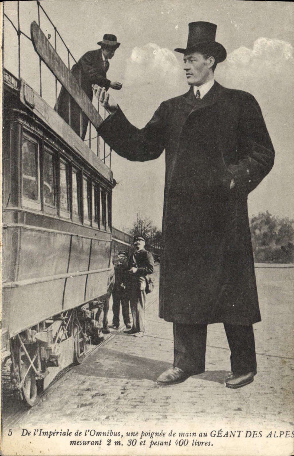 VINTAGE POSTCARD Giant Foklore Of imperial with the Giant slow train of the Alps 2m30 TOP