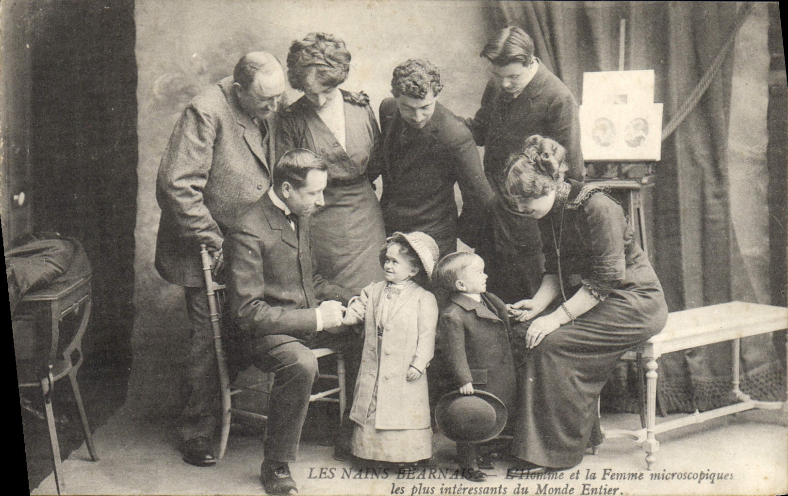 VINTAGE POSTCARD Dwarf Foklore the dwarves inhabitant of Béarn the microscopic man and the woman