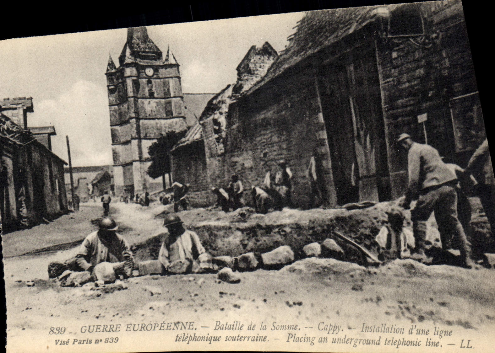Batallas del teléfono de la POSTAL de la VENDIMIA de la instalación de la suma de una línea de teléfono subterráneo
