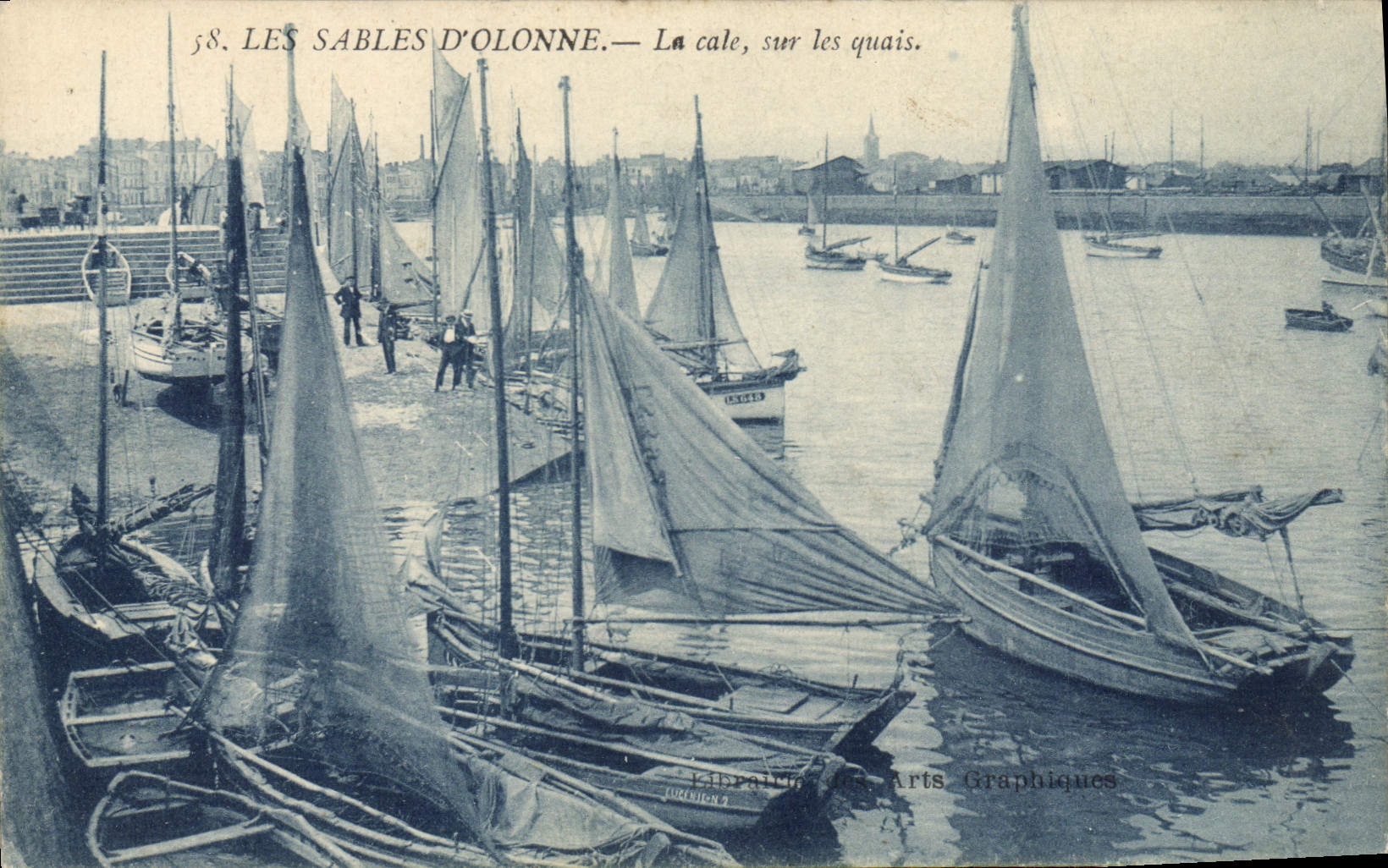 Barco de la POSTAL de la VENDIMIA Sables d'Olonne el asimiento en los muelles