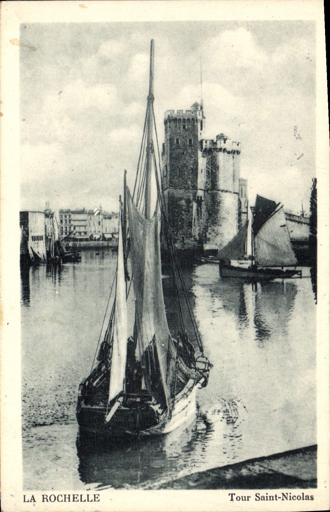 Vuelta santa Ncolas de La Rochelle del barco de la POSTAL de la VENDIMIA