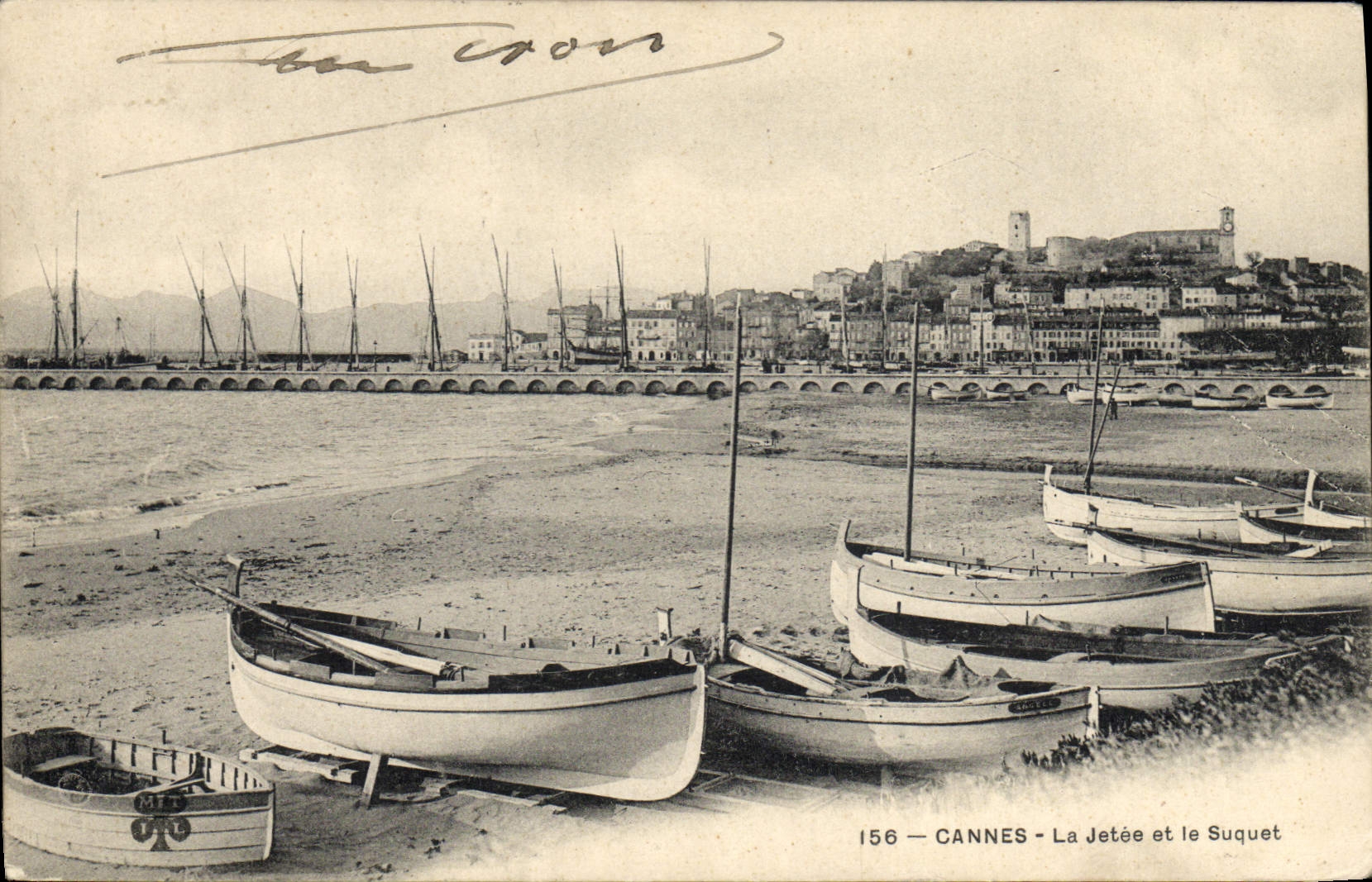 Barco de Cannes de la POSTAL de la VENDIMIA el embarcadero y el Suquet