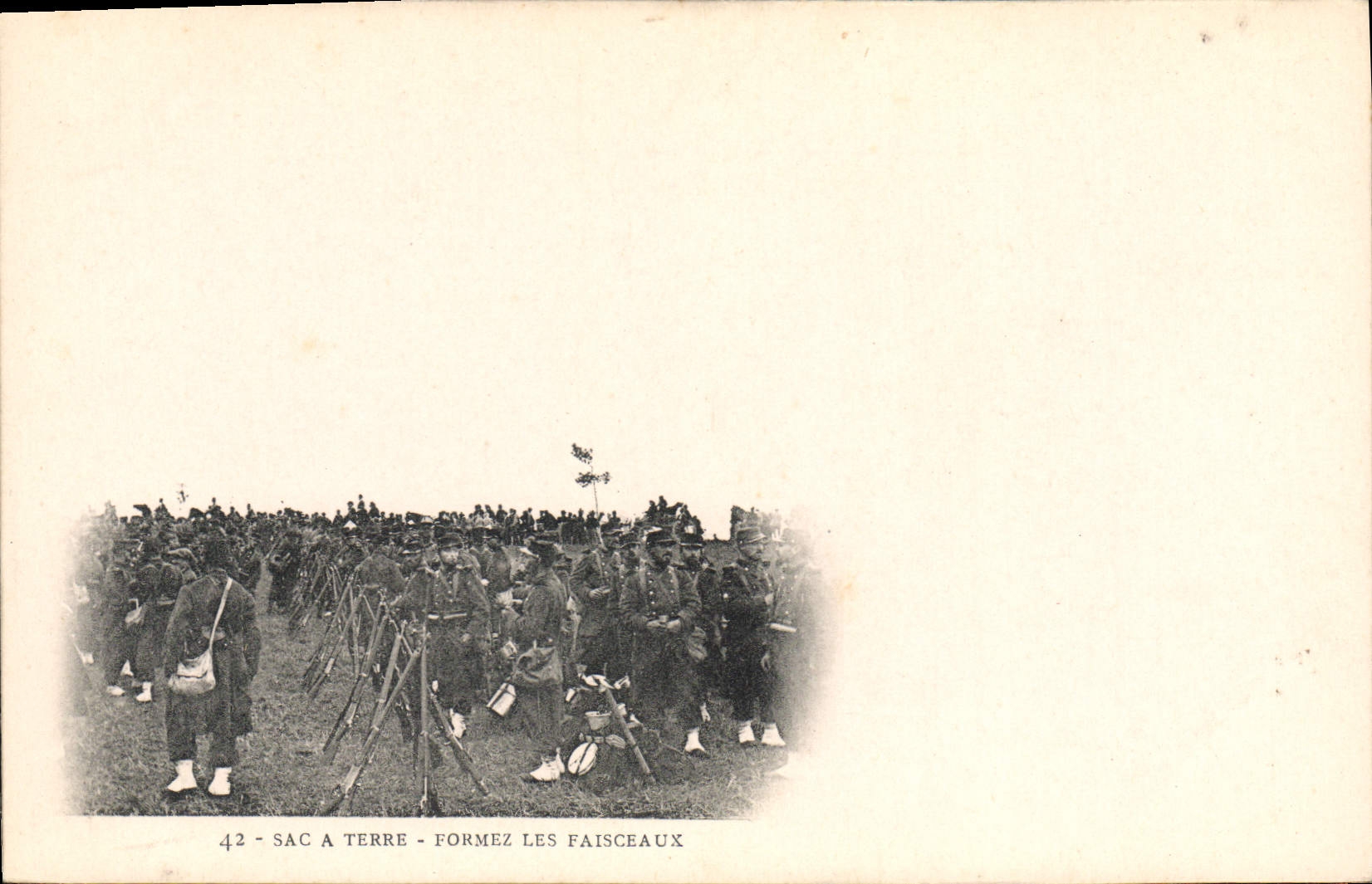 VINTAGE POSTCARD Militaria Sac has Formez ground the beams