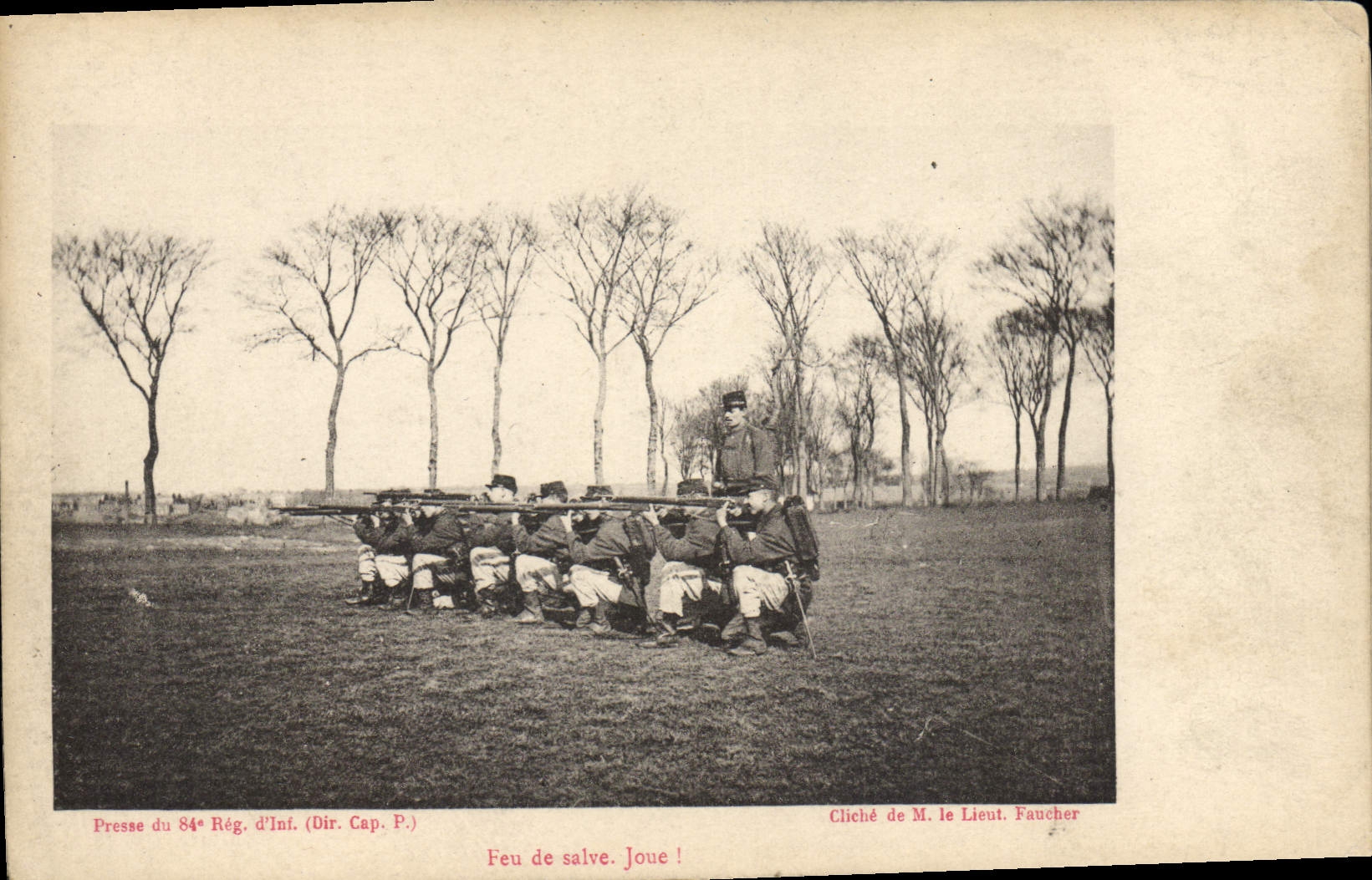 CPA Militaria Feu de salve Joue 