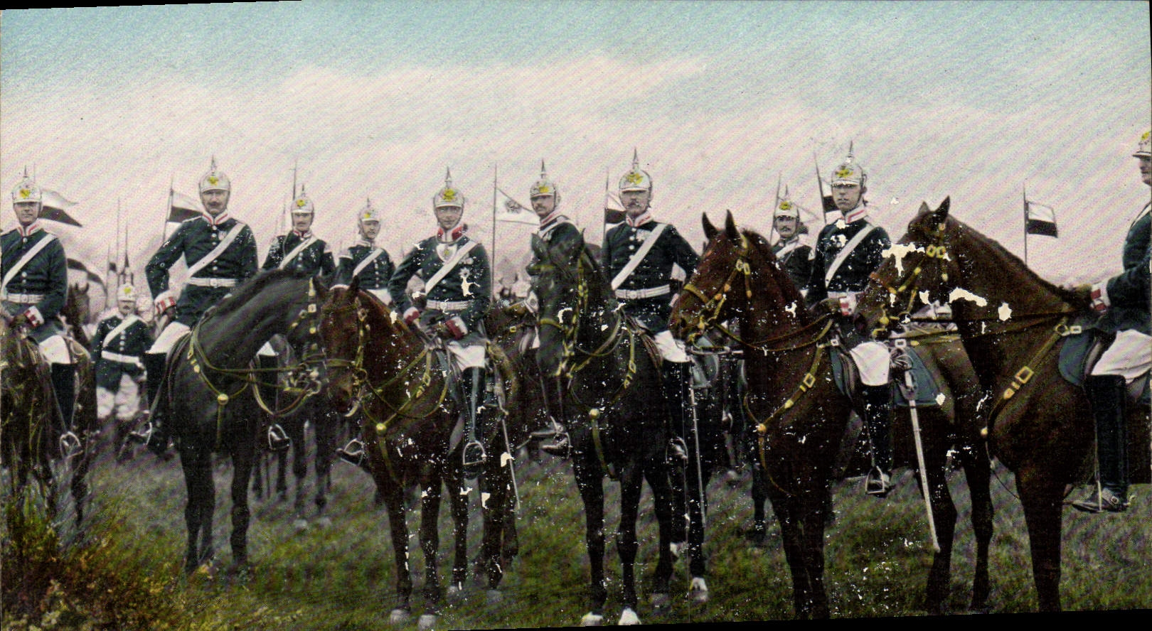 CPA Militaria Armee allemande Le prince imperial heritier avec sa garde