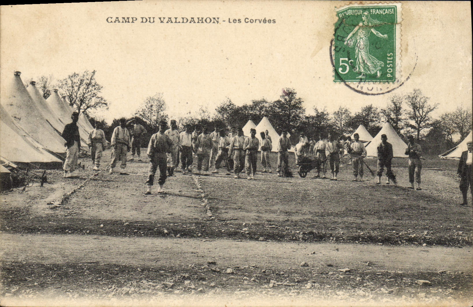 CPA Militaria Camp du Valdahon Les corvees