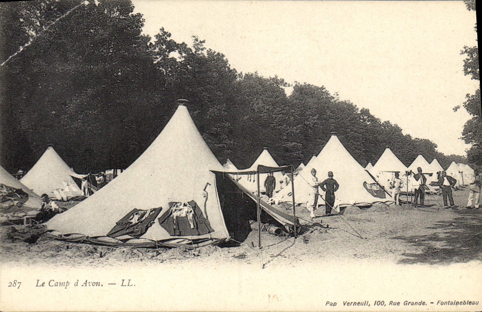 CPA Militaria La camp d'Avon 