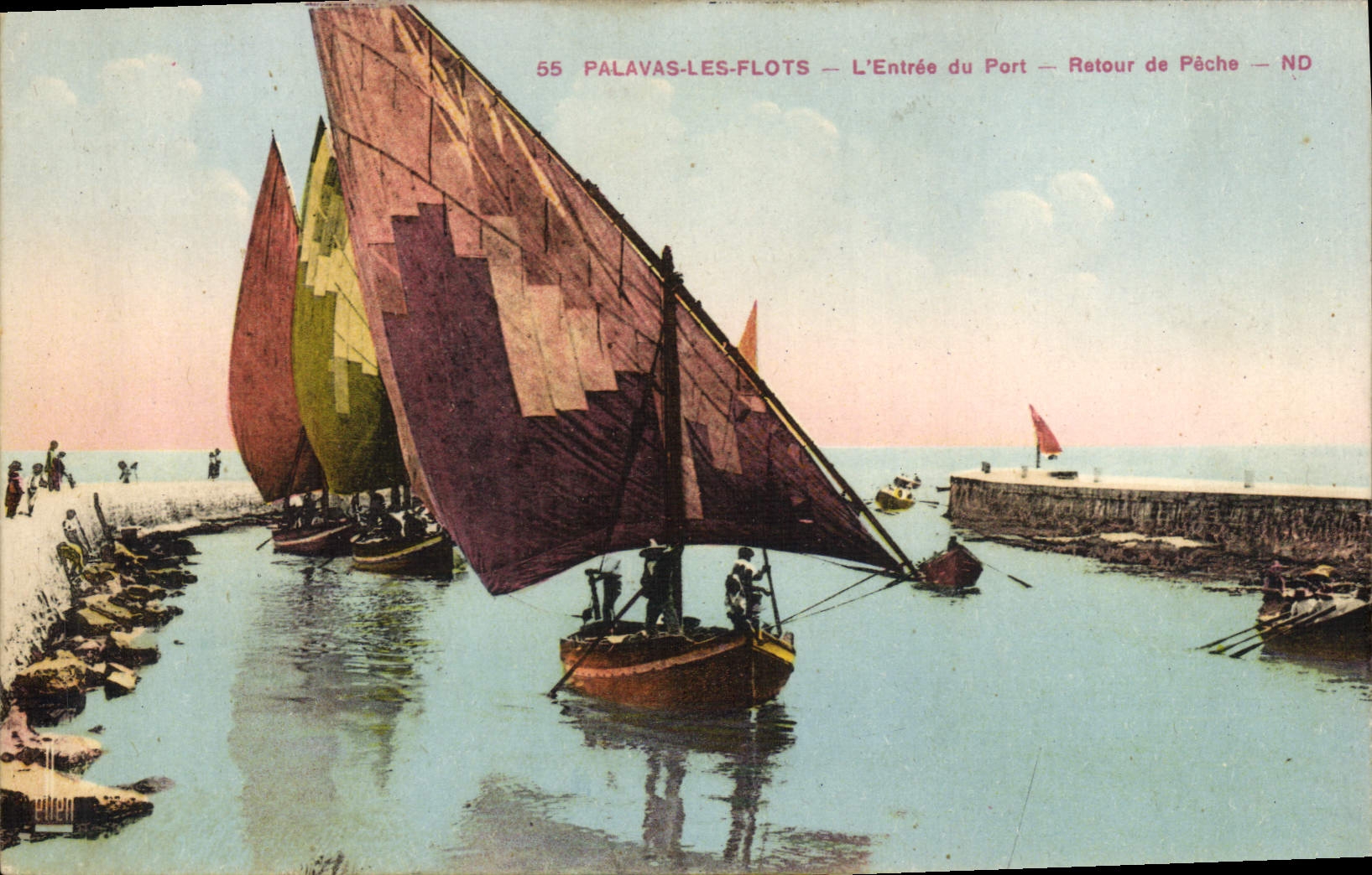El barco de Palavas de la POSTAL de la VENDIMIA inunda la entrada de la vuelta portuaria del pecado