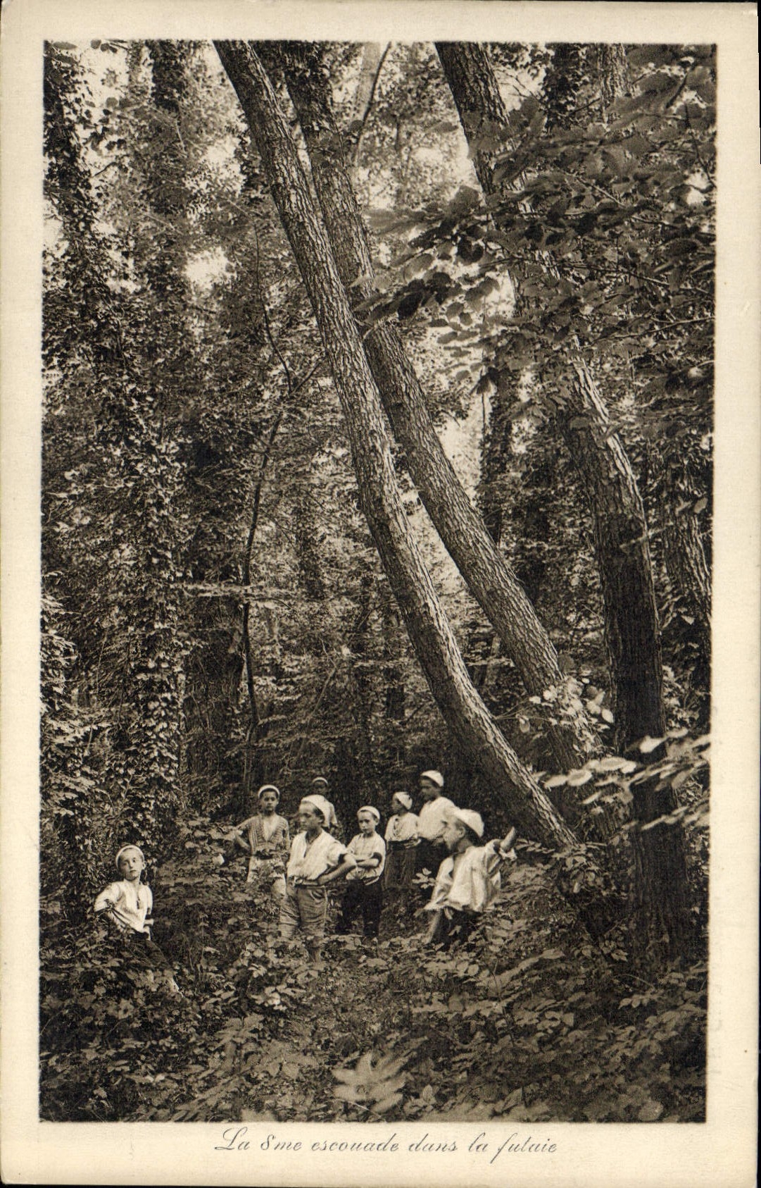 VINTAGE POSTCARD Children the 8th section in the futaire the building site Street of Bercy bets summer camp