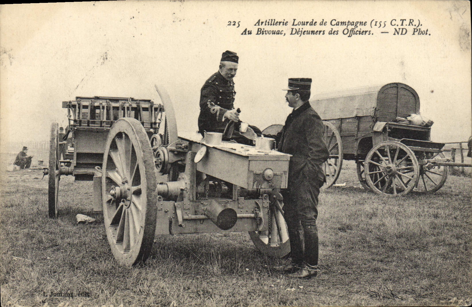 VINTAGE POSTCARD Militaria Heavy artillery of countryside To the bivouac Lunches of the officers