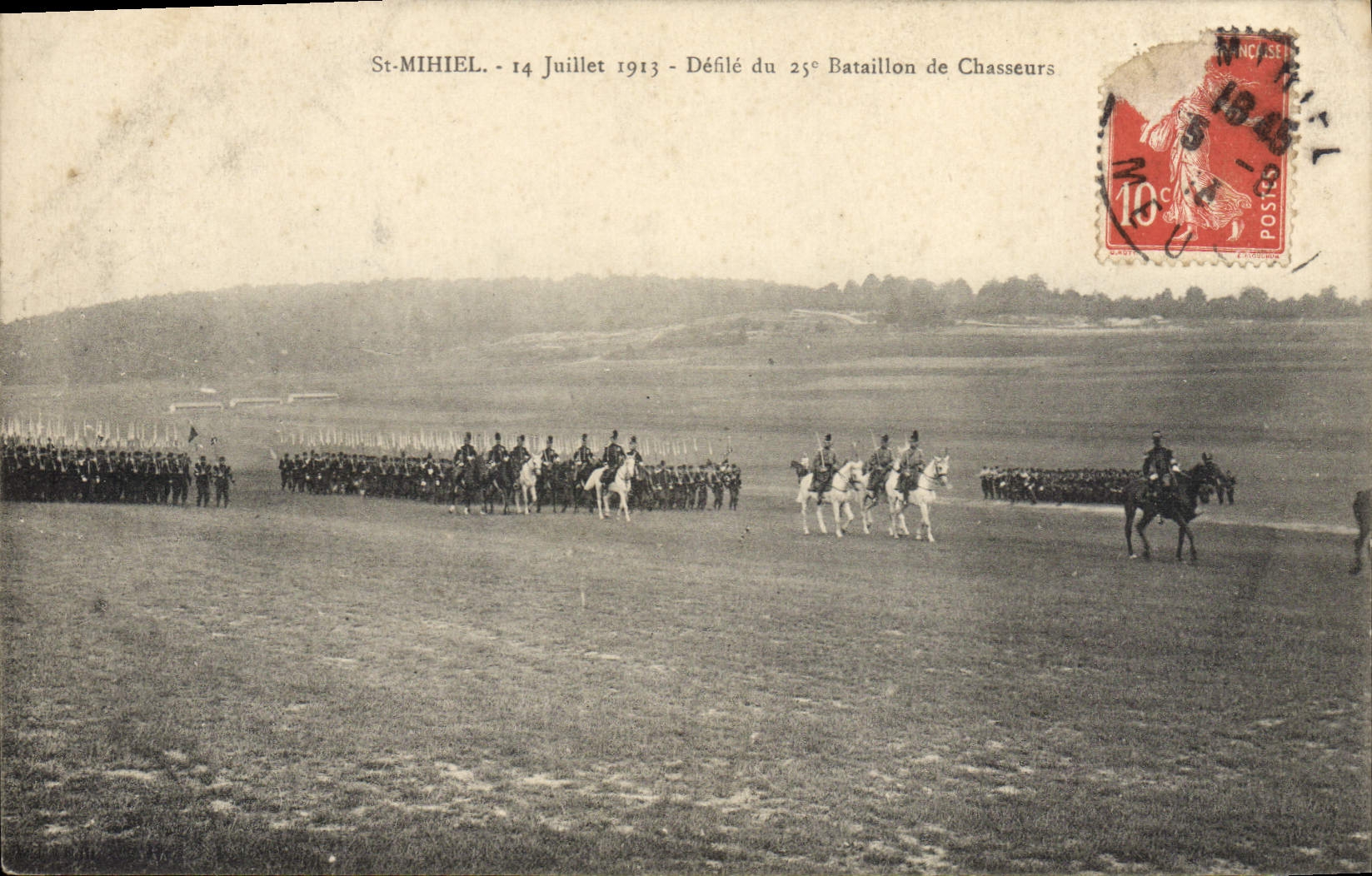 CPA Militaria St Mihiel 14 juillet 1913 Defile du 25eme bataillon de chasseurs