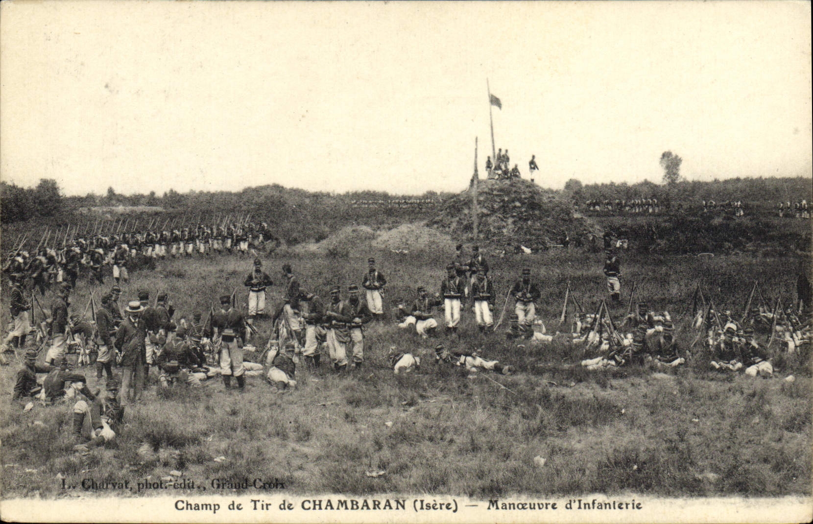 El campo de Militaria de la POSTAL de la VENDIMIA del fuego de Chambaran Isere funciona de la infantería